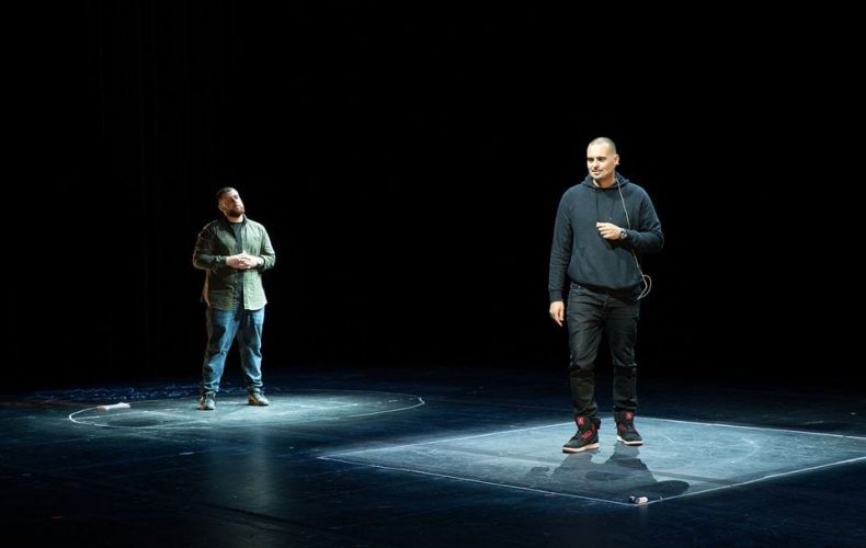 Brun hud i en vit värld…