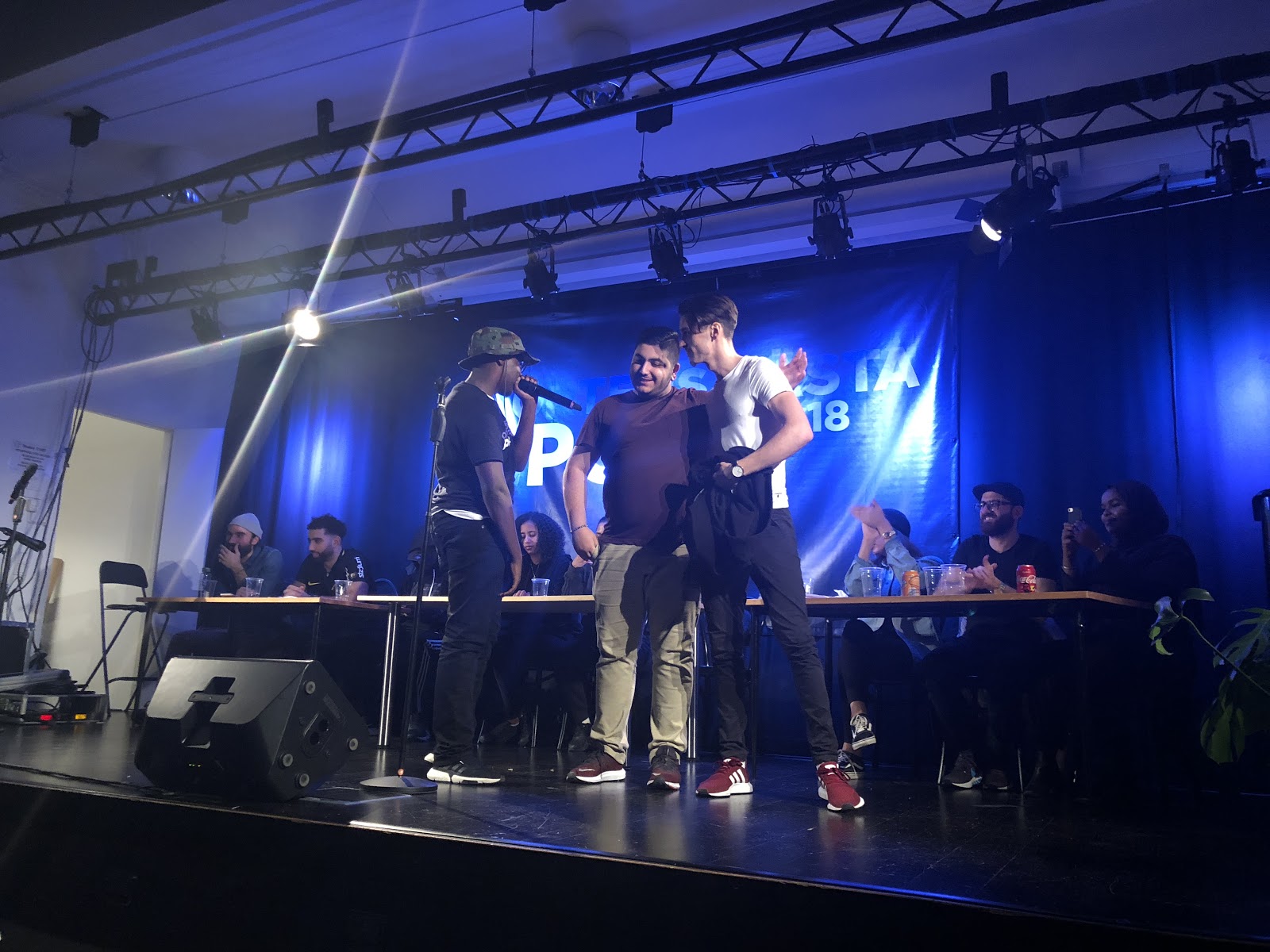 Ortens B&auml;sta Poet 2018, finalisterna fr&aring;n Husby, Daniel och Mehdi. Foto: Ninos Josef