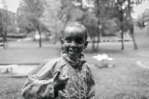 Photo of a kid doing thumbs up by futuro berg